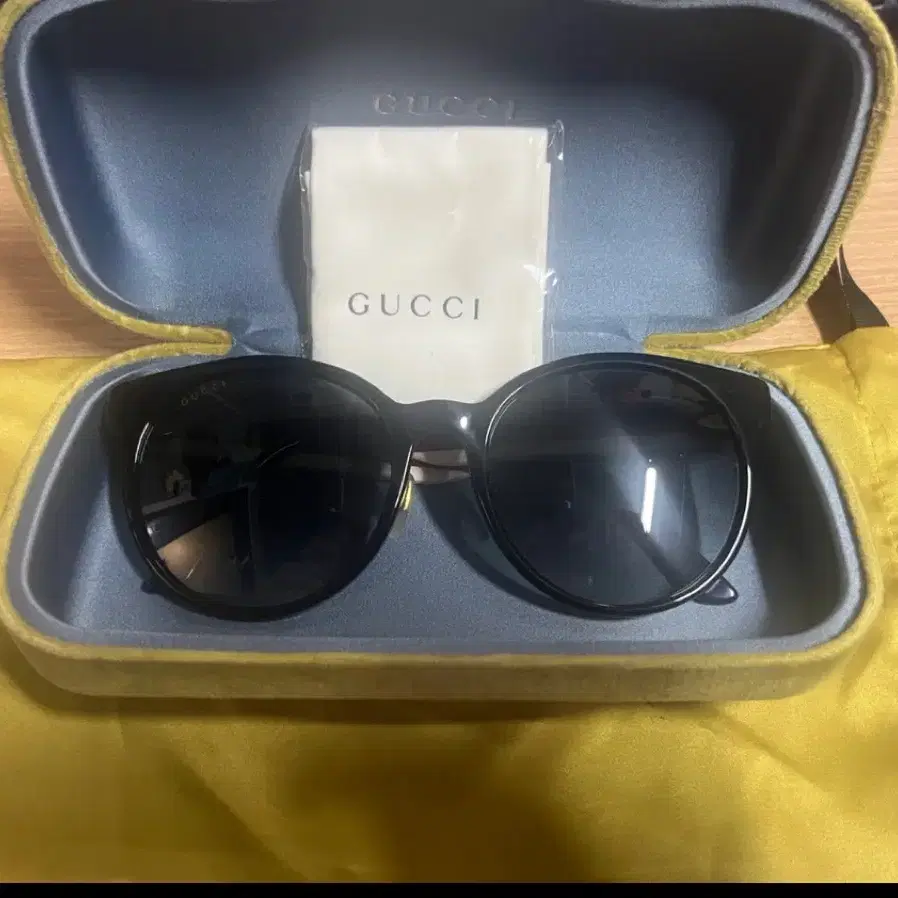 [GUCCI] 구찌 실비 웹 선글라스