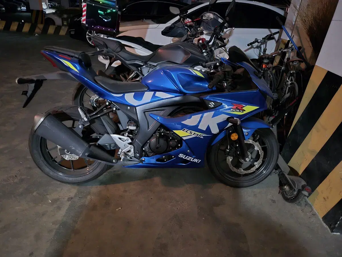 스즈키 GSX R 125 19년식 24000km 팝니다