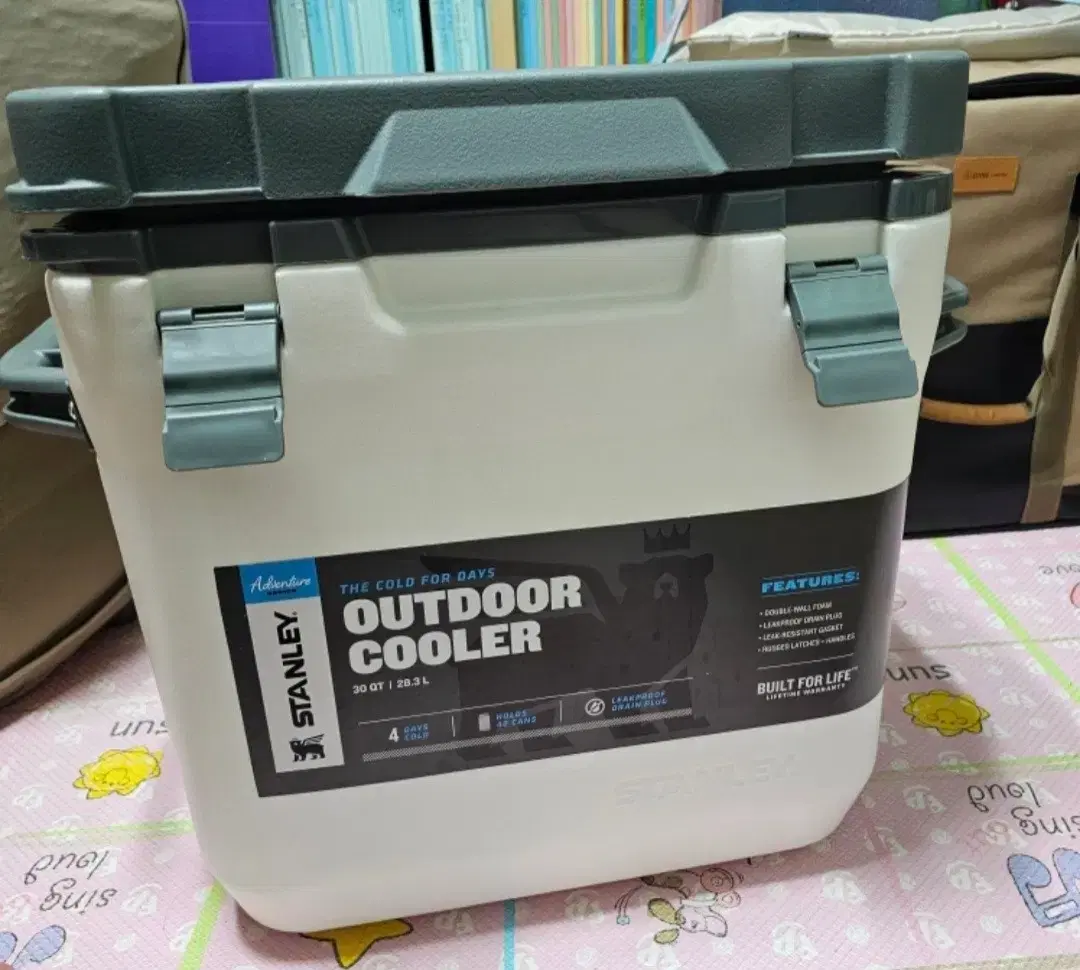 (Used Once) Stanley Ice Box 28L