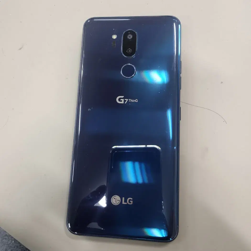 LG  G7 ThinQ 64GB 블루 깨끗한 단말기 입니다