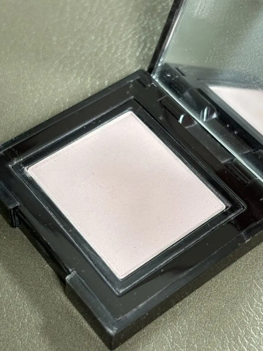 Laura Mercier Cashmere