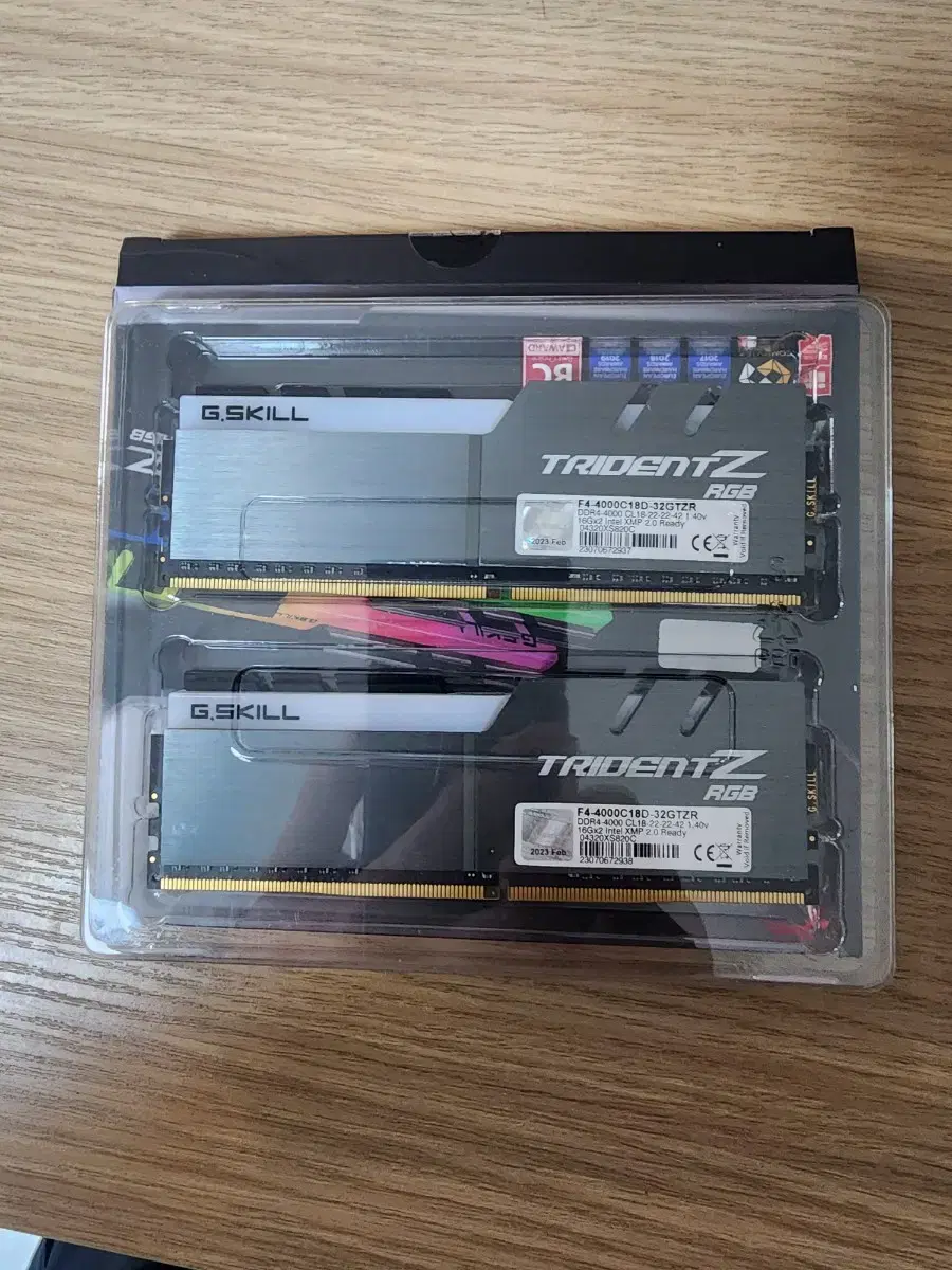 서린 ddr4 4000  16기가 두개 32기가. 판매합니다.