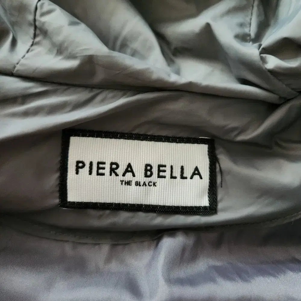 PIERA BELLA 후드 패딩 조끼 66사이즈