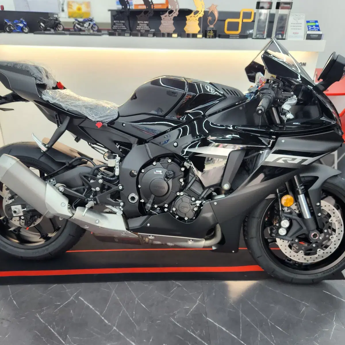 R1 야마하YZF-R1 2024년식 신차판매합니다