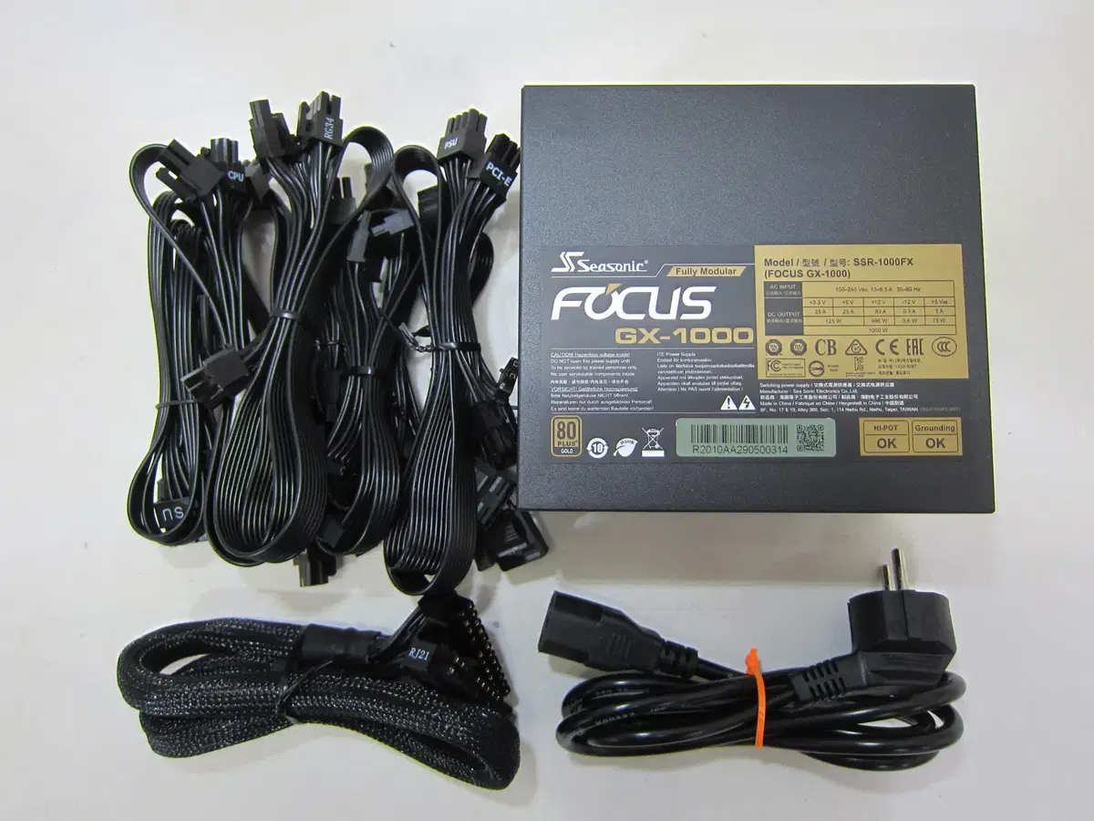 시소닉 FOCUS GOLD GX-1000 풀모듈러(AS 2030년10월)