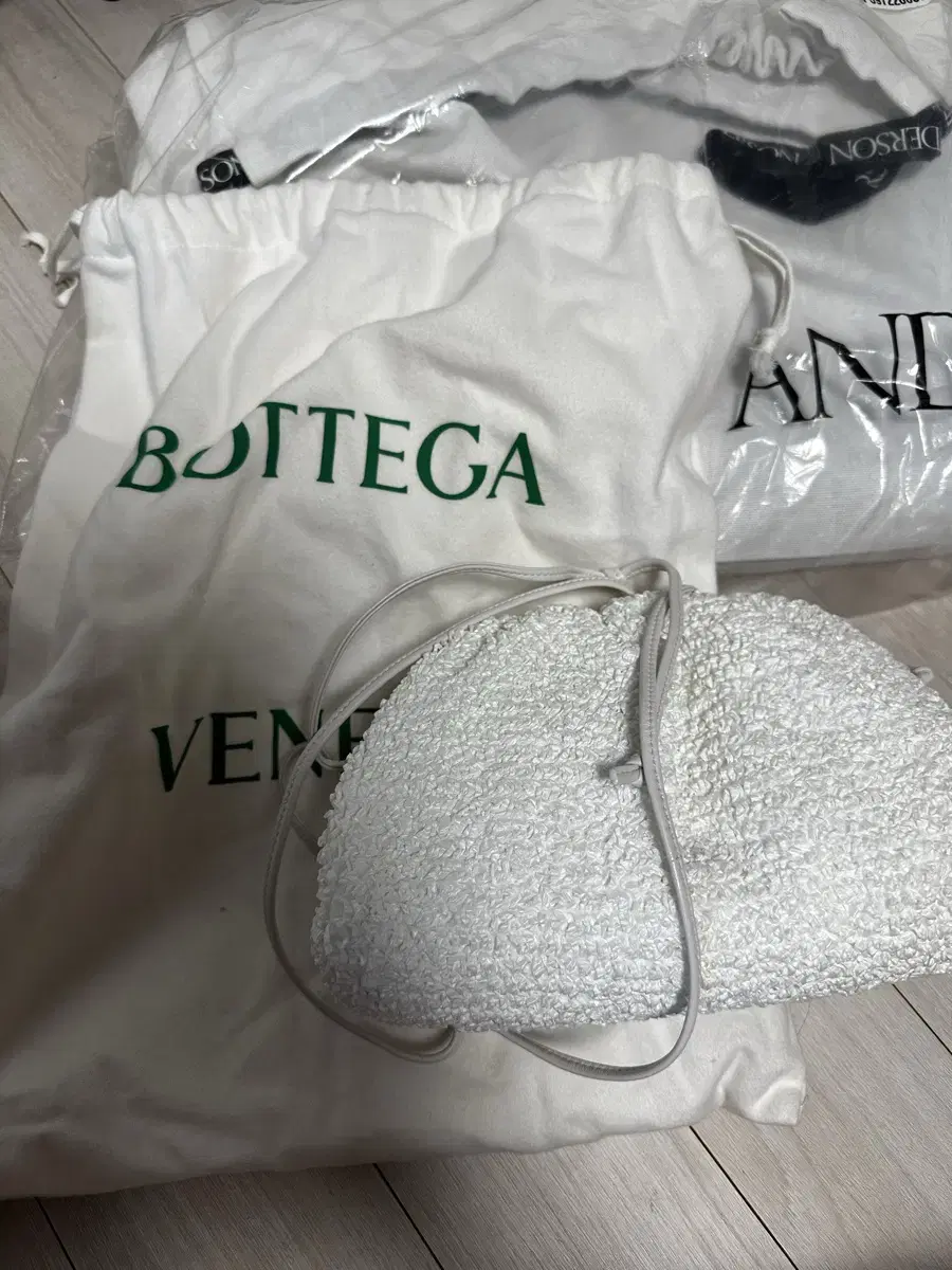 보테가베네타 파우치 클러치백 새제품 급터