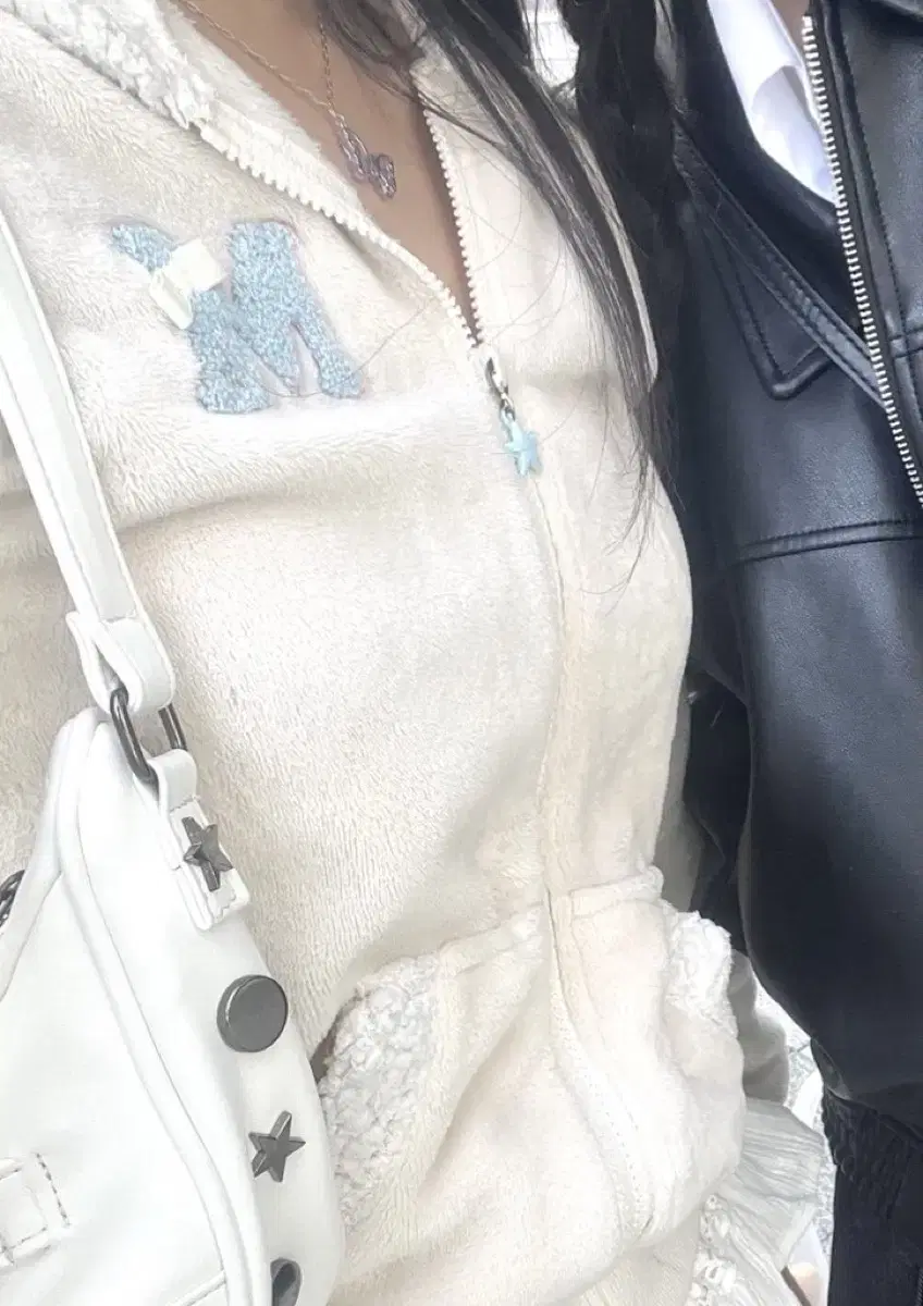 털 아이보리 후드집업 일본 갸루