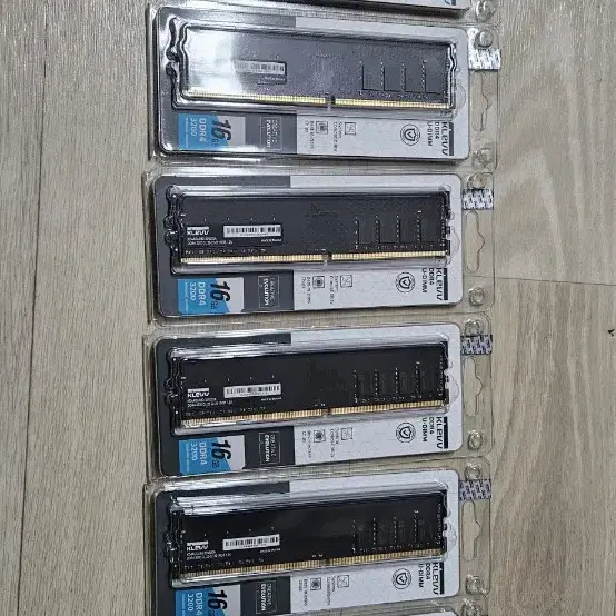 미개봉 에센코어 KLEVV DDR4-3200 CL22 16G