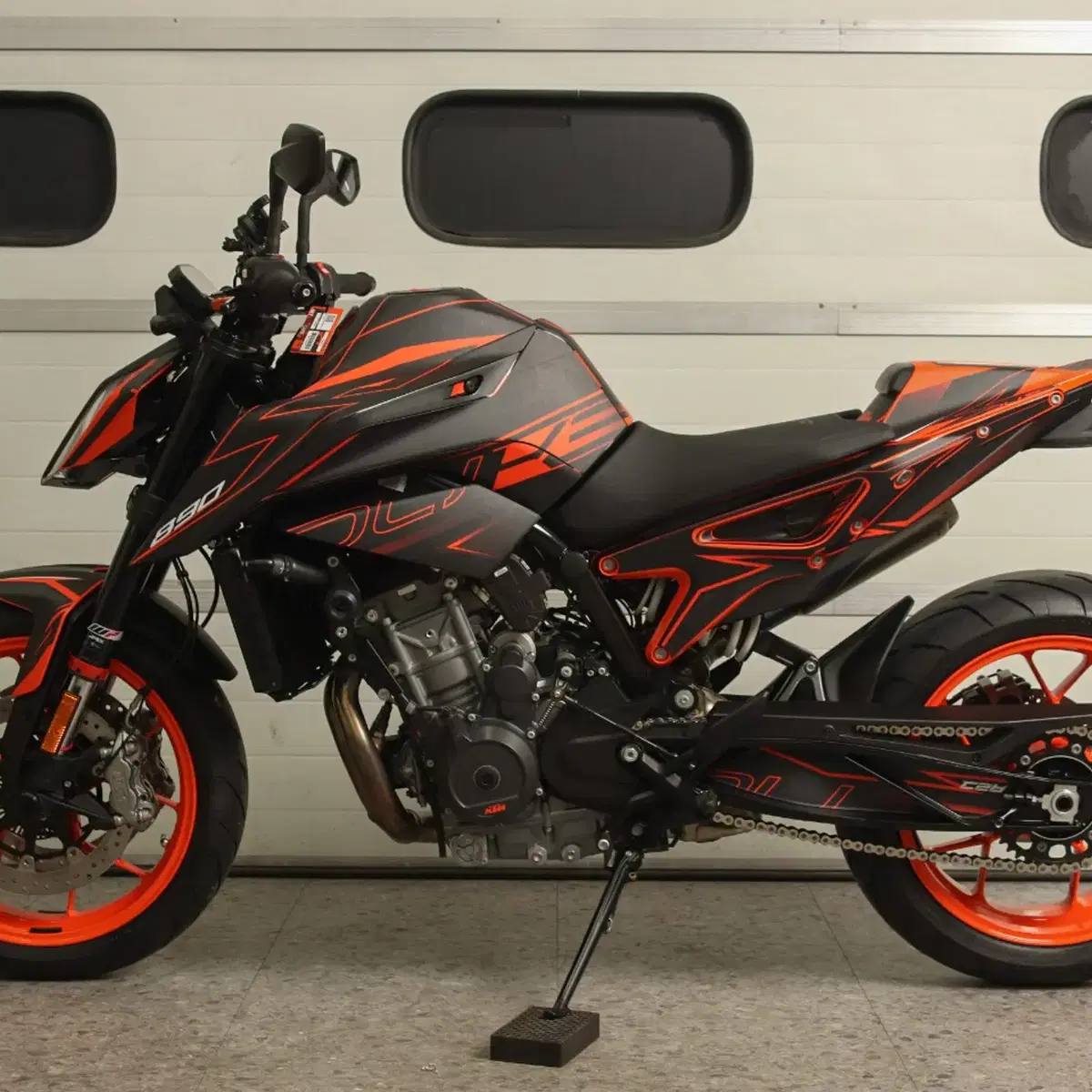 1인신조 22년식 KTM 890 듀크 GP 신차급 애로우머플러 판매/대차