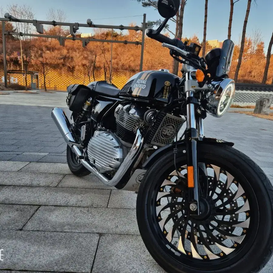 로얄엔필드 컨티넨탈 gt 650