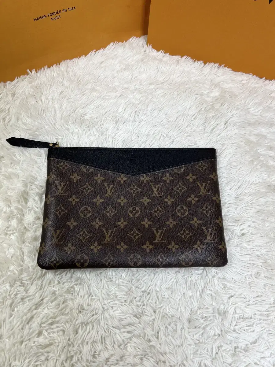 Full set of Louis Vuitton Daily Pouch Clutch Bags
