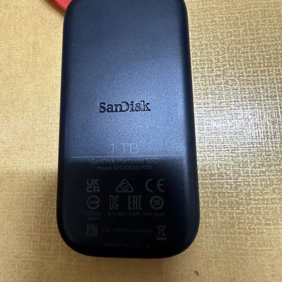 샌디스크 포터블 SSD 1TB 판매합니다.