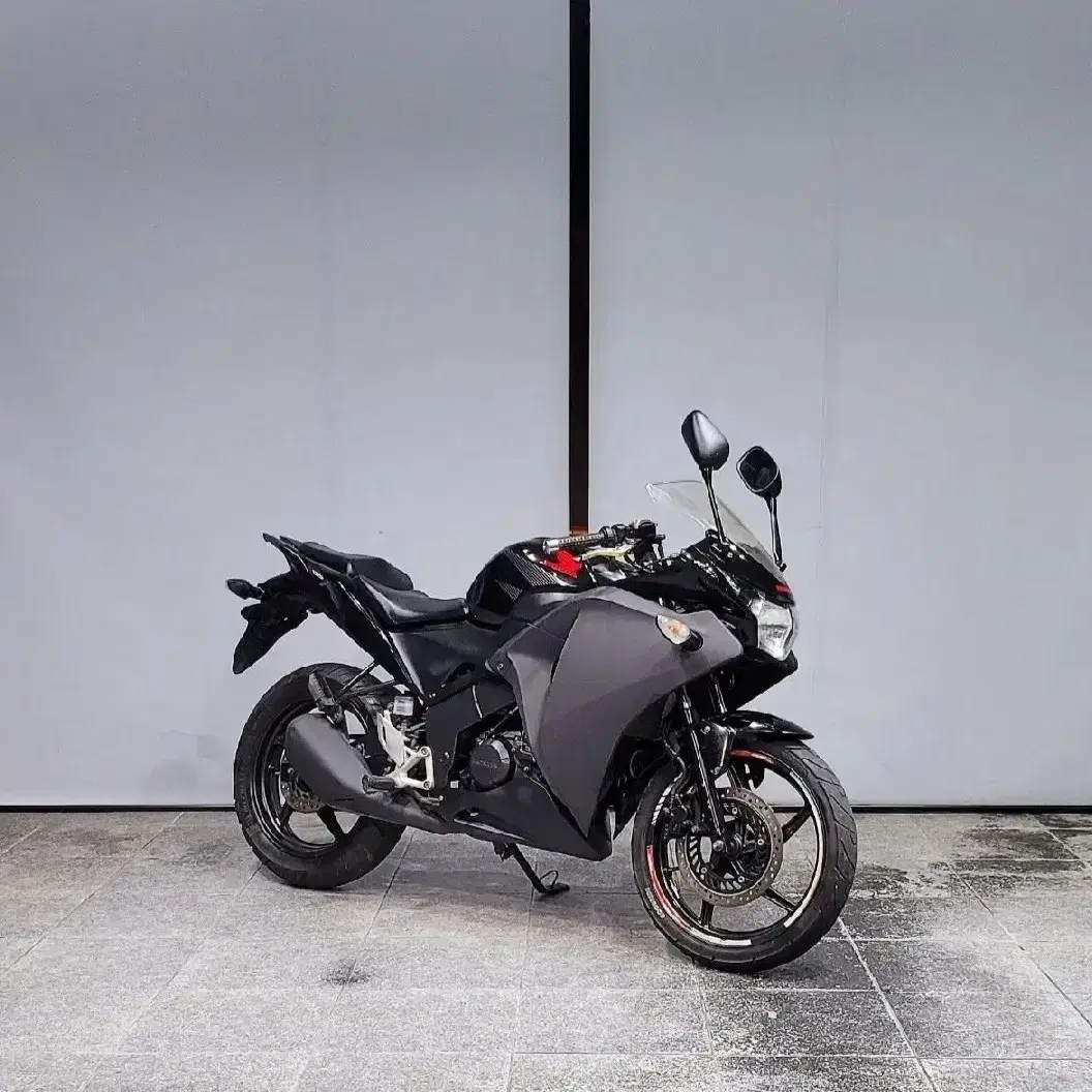 CBR125 2015년식 1만대 블랙바디 순정 깔끔한 차량 급매처리