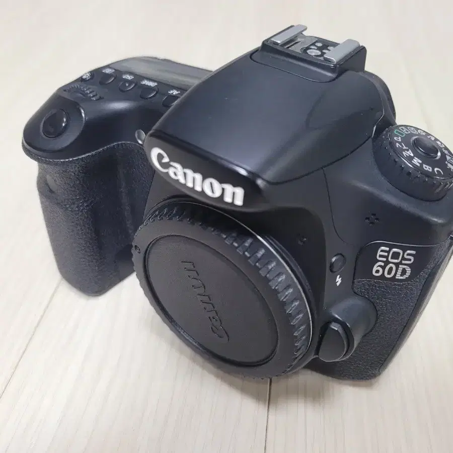 캐논 중급용 카메라 EOS 60D 바디 세트 (렌즈 미포함)