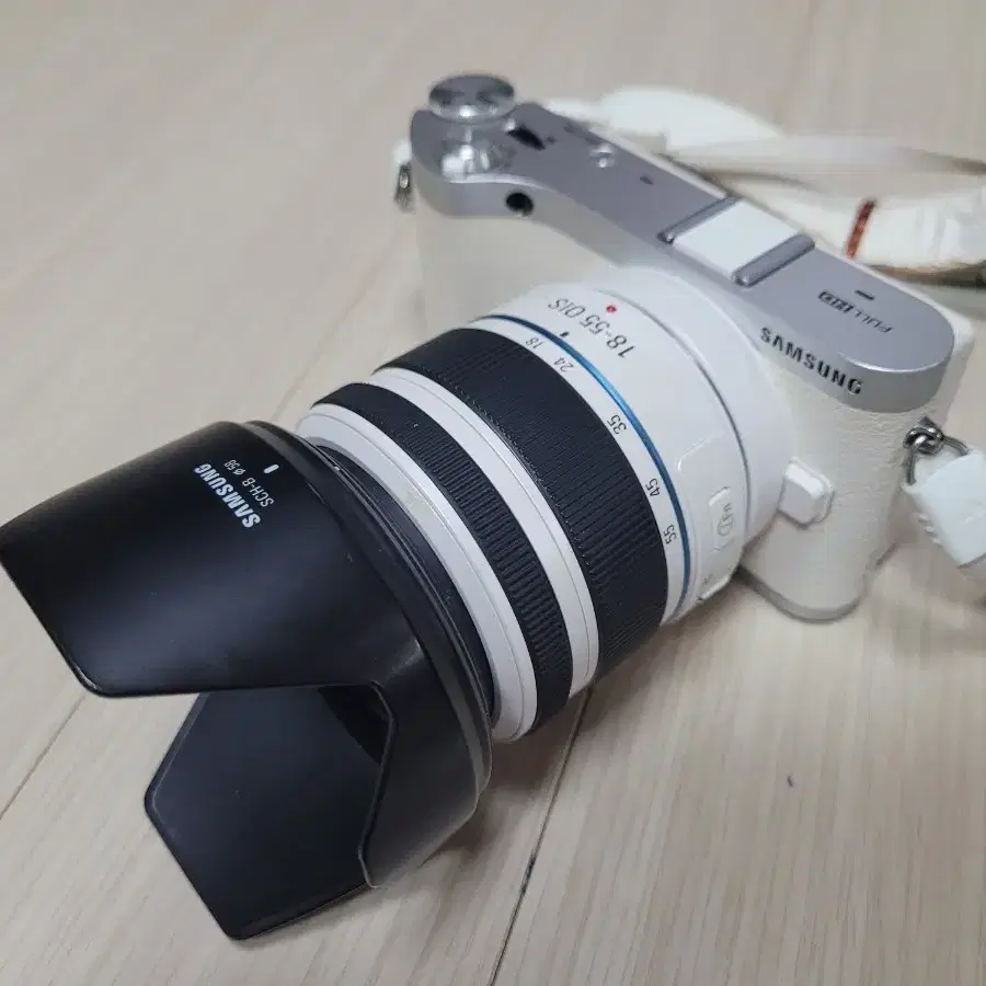 삼성 미러리스 카메라 NX300M 과 18-55 렌즈 세트