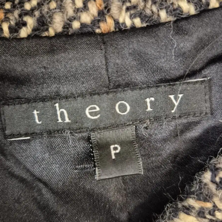 theory P사이즈 숏자켓ㅡXS