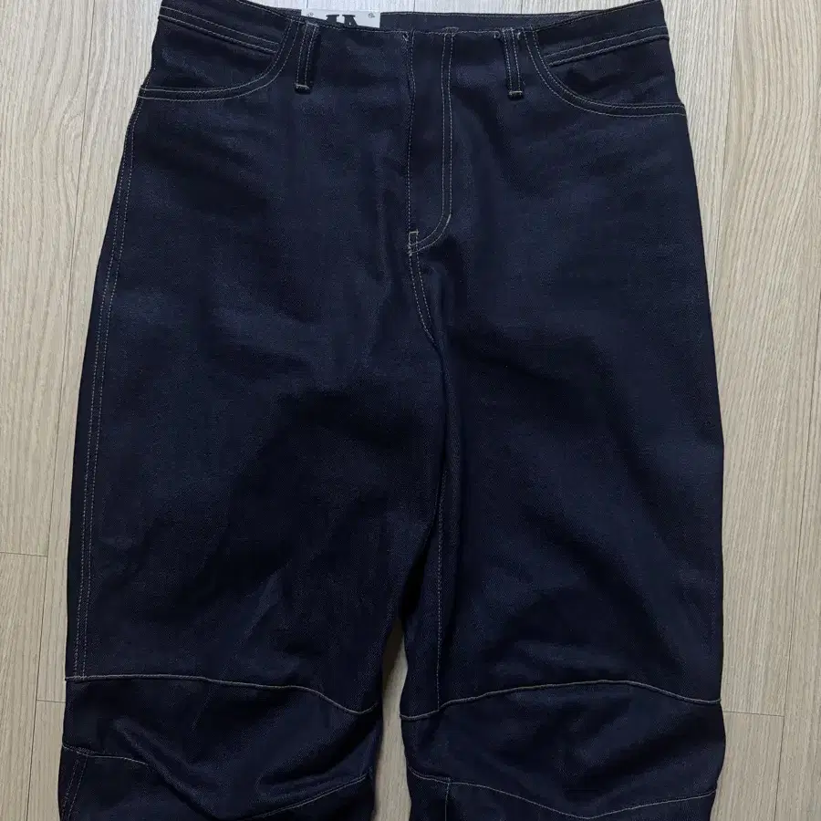 아더에러 Saud Jeans L