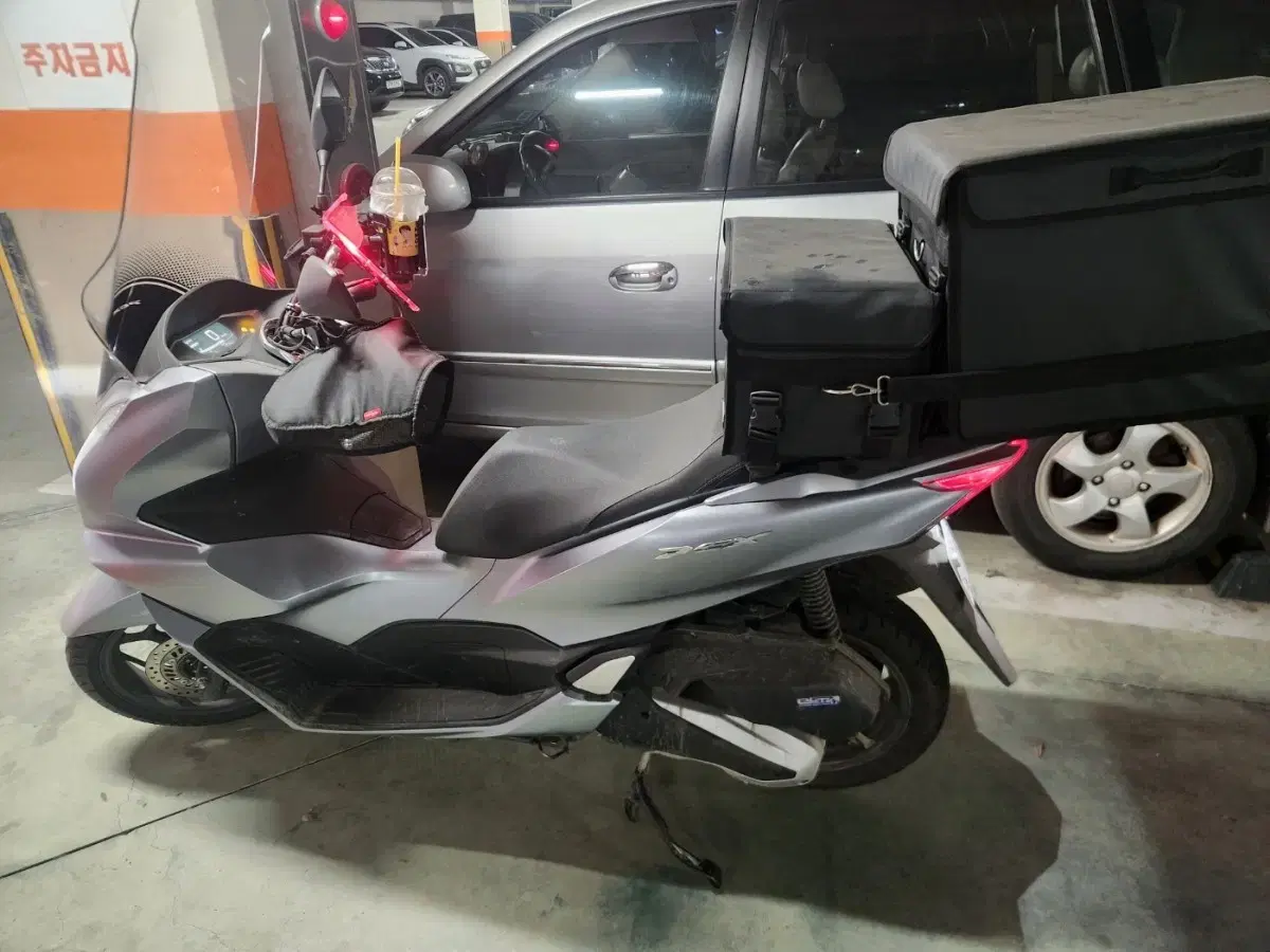 pcx 125 22년식 ss급 팝니다.