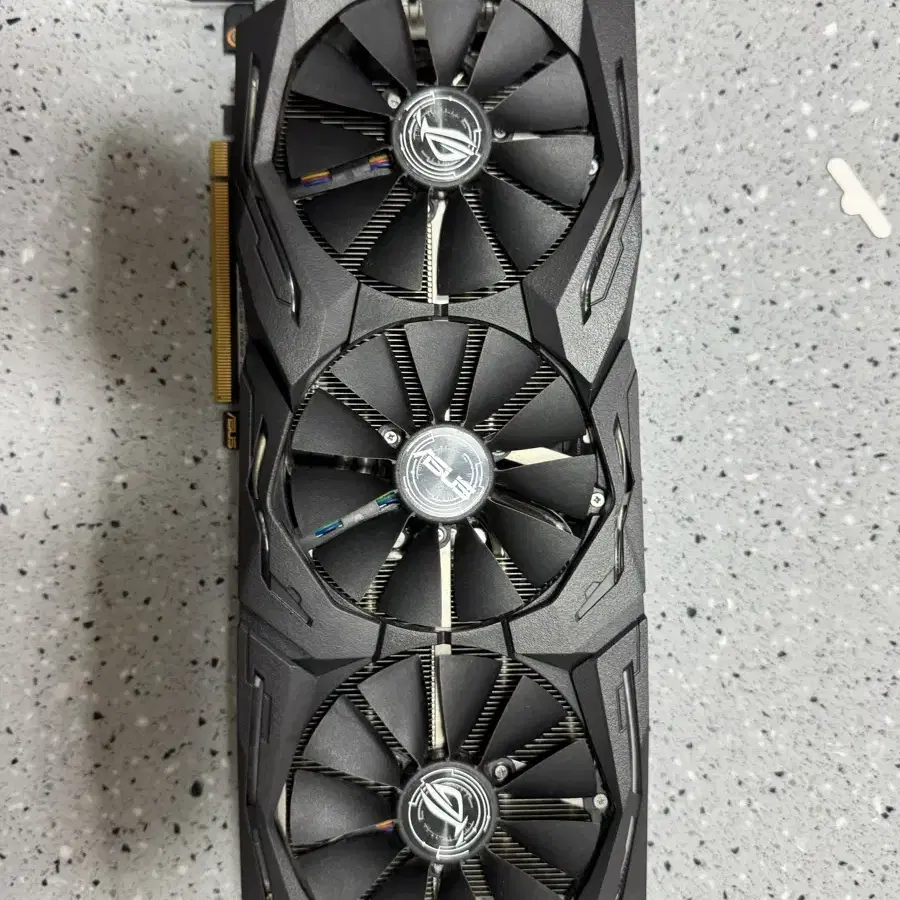 기가바이트 스트릭 rtx2070 8g 상태좋음