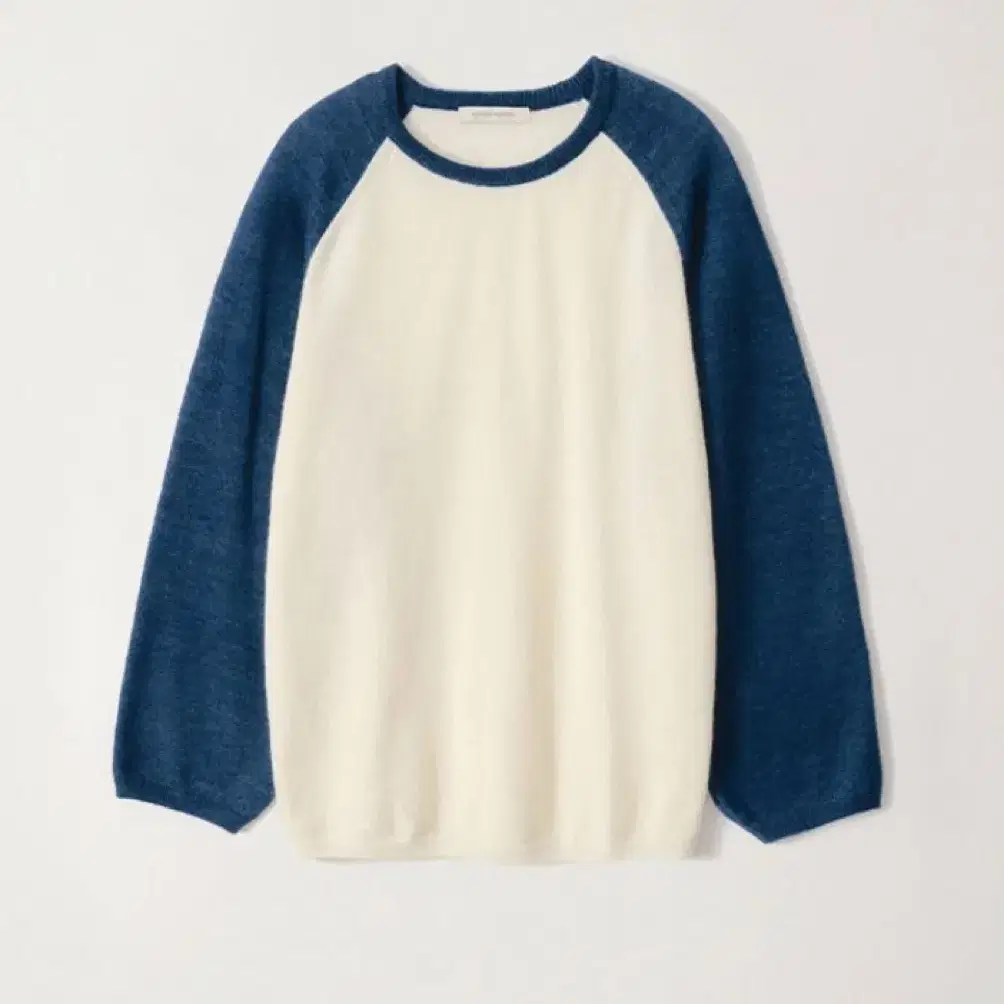 낫띵리튼 paile raglan pullover