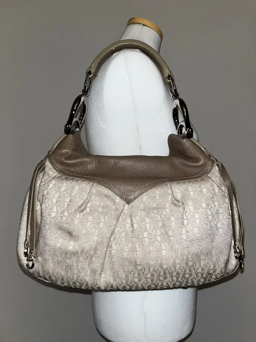 Aigner Ivory Shoulder Bag