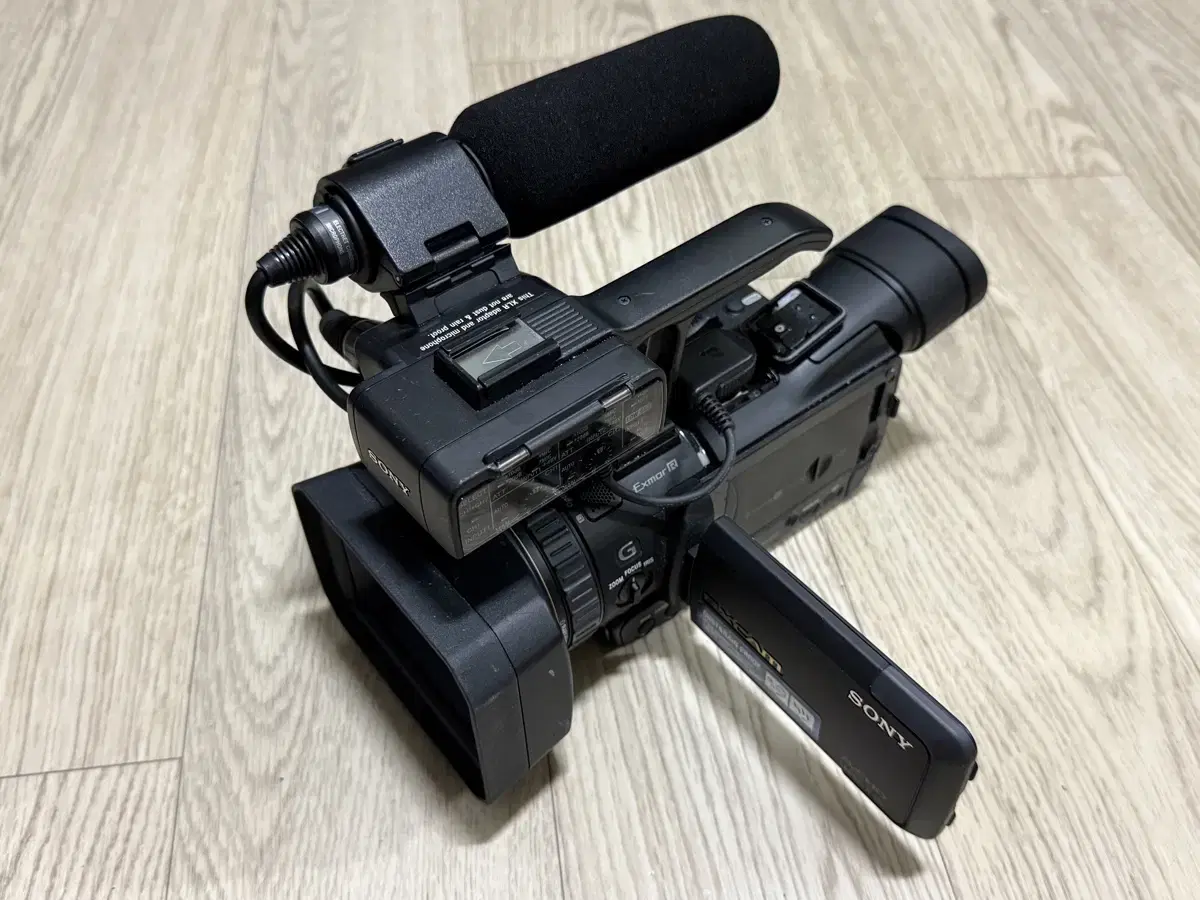 소니 NXCAM HXR-NX70N 캠코더
