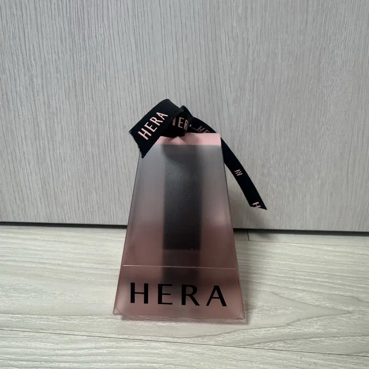 헤라 센슈얼 틴티드 샤인 스틱 로지 레이스