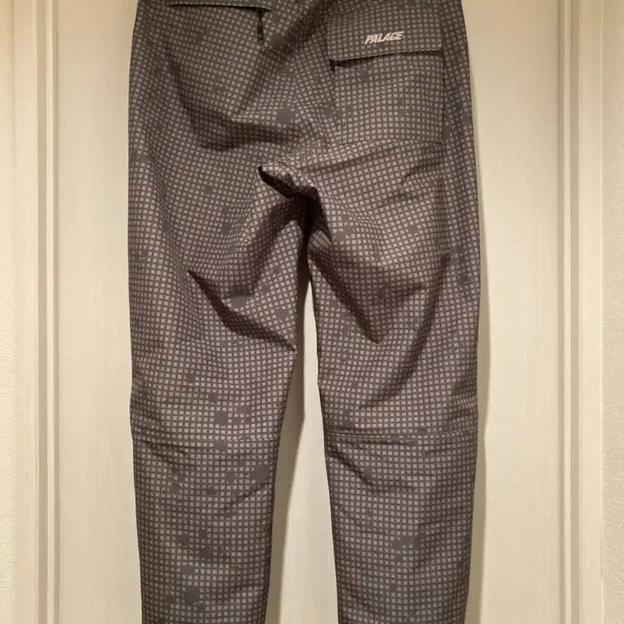 PALACE Gore-Tex THE DON PANTS.상태좋은 중고제품.