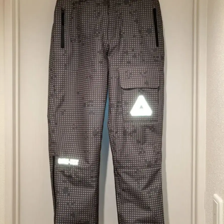 PALACE Gore-Tex THE DON PANTS.상태좋은 중고제품.