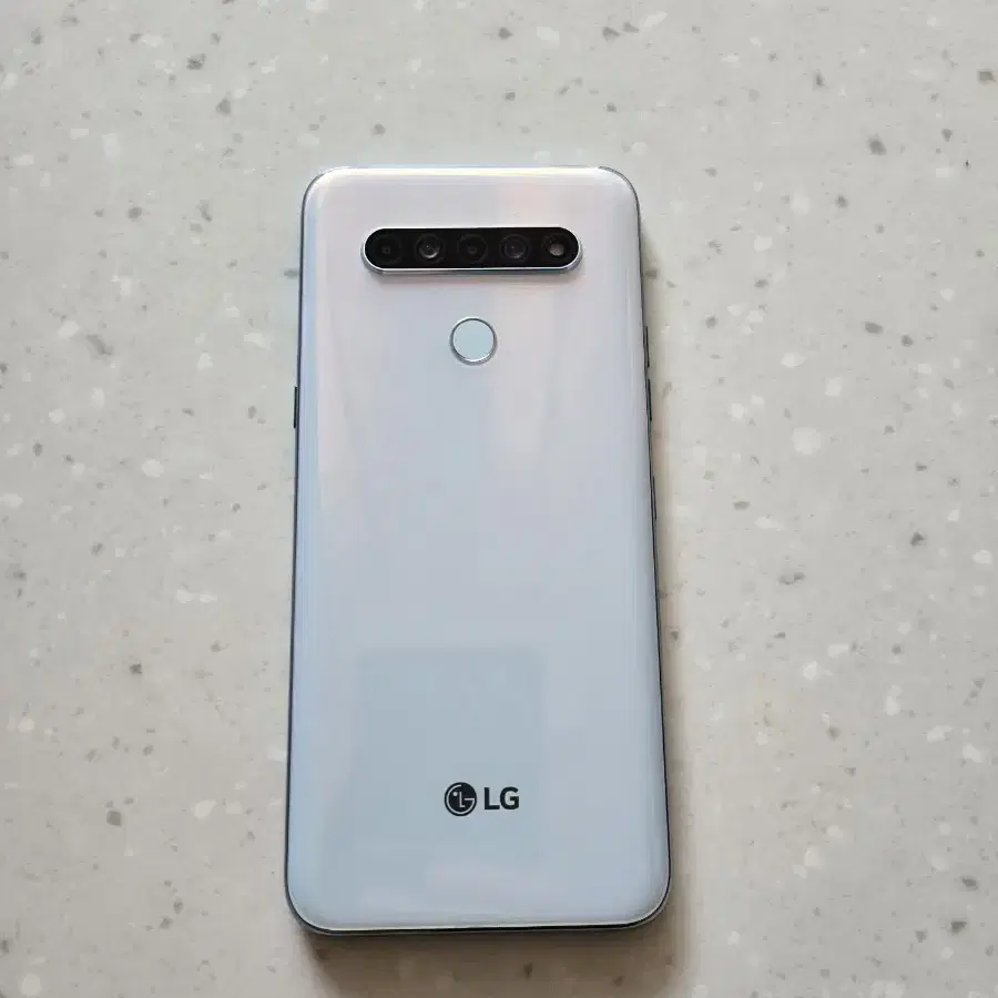 LG Q61 S급 팝니다