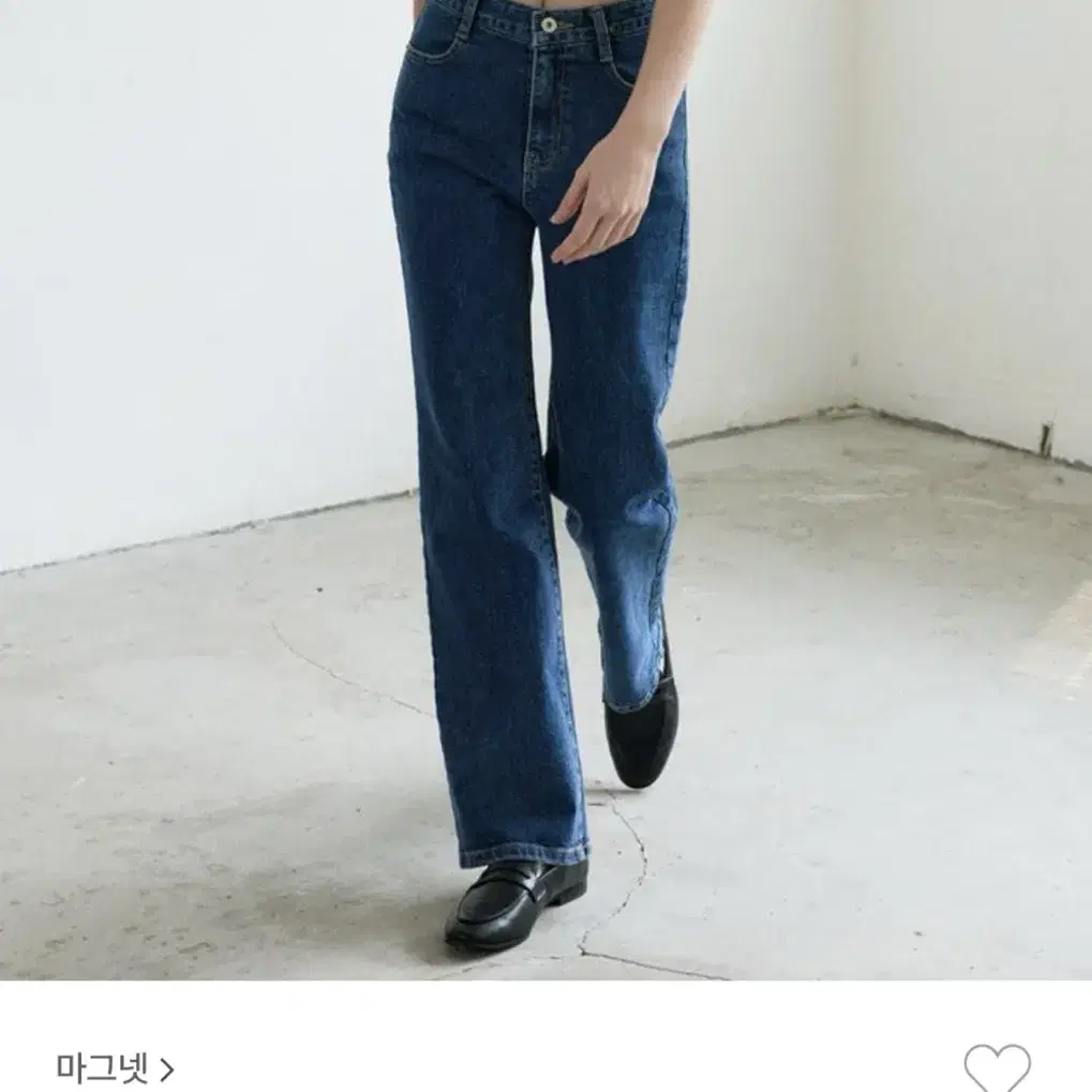 (새상품)마그넷 데님 부츠컷 청바지back line flare denim