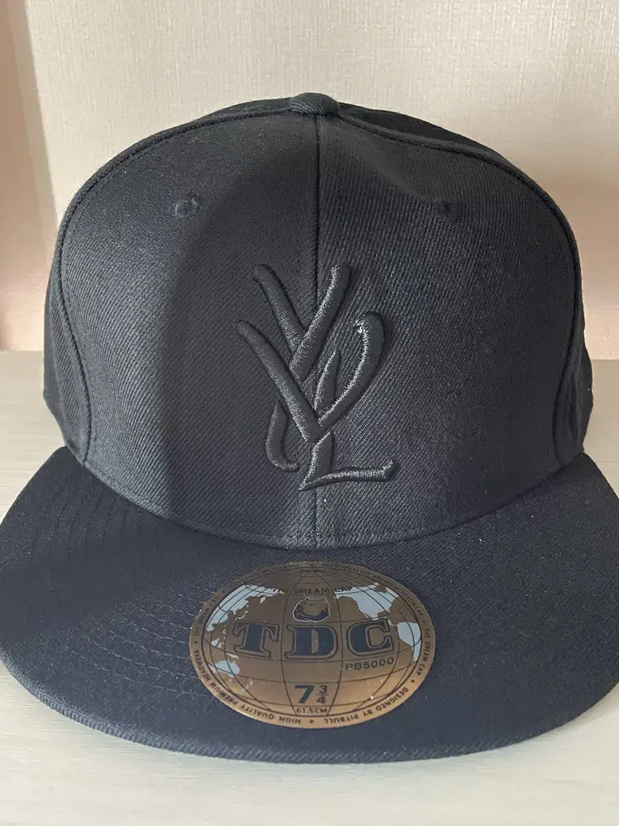 YVL 오피움 뉴에라 올블랙