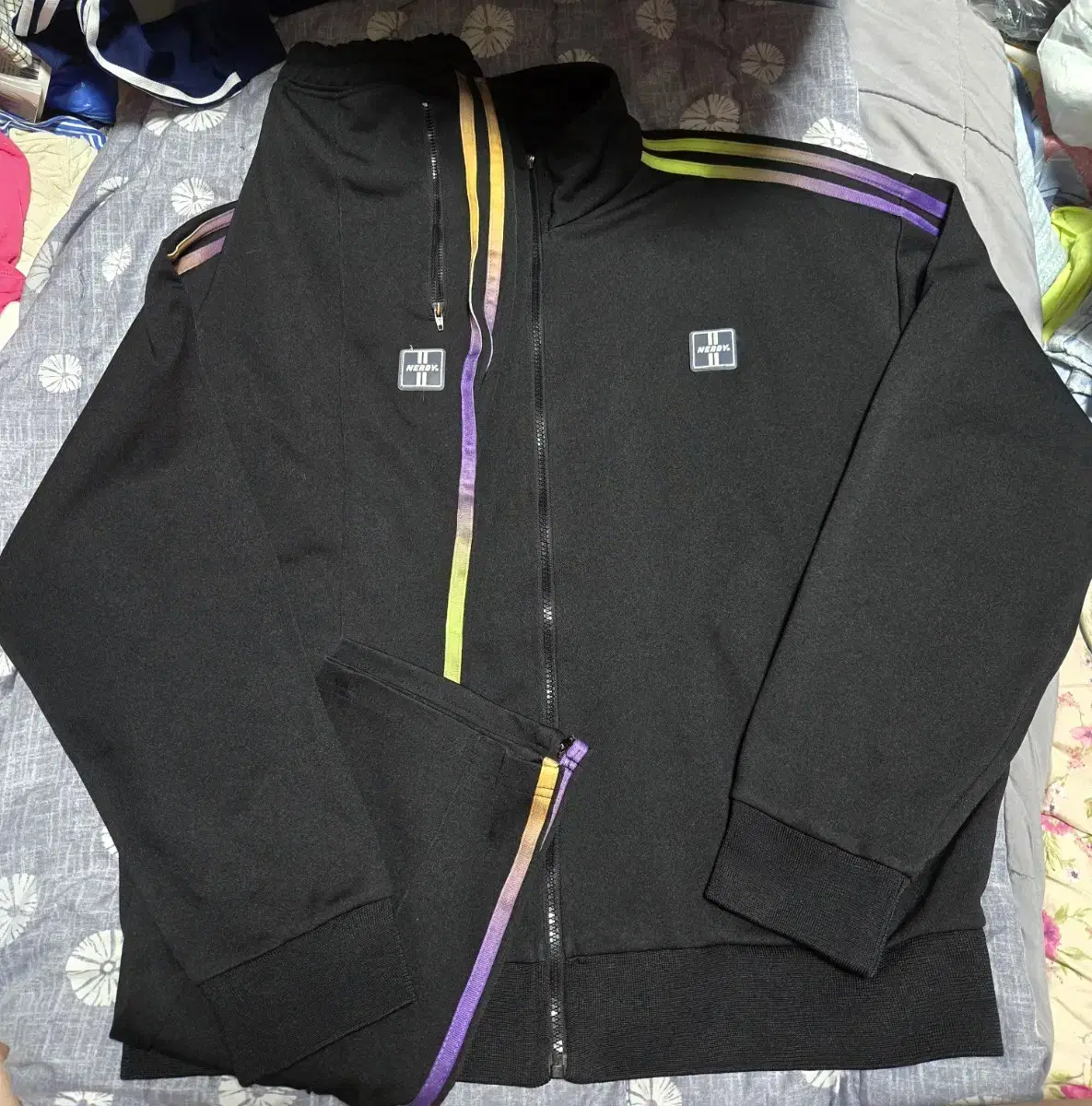 Unisex training set-up top and bottom set