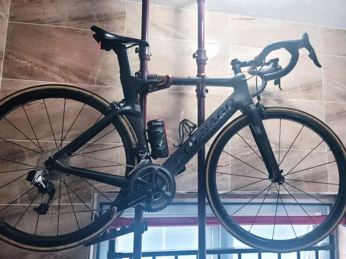 콜나고(COLNAGO)에어로 기함 컨셉트 완차