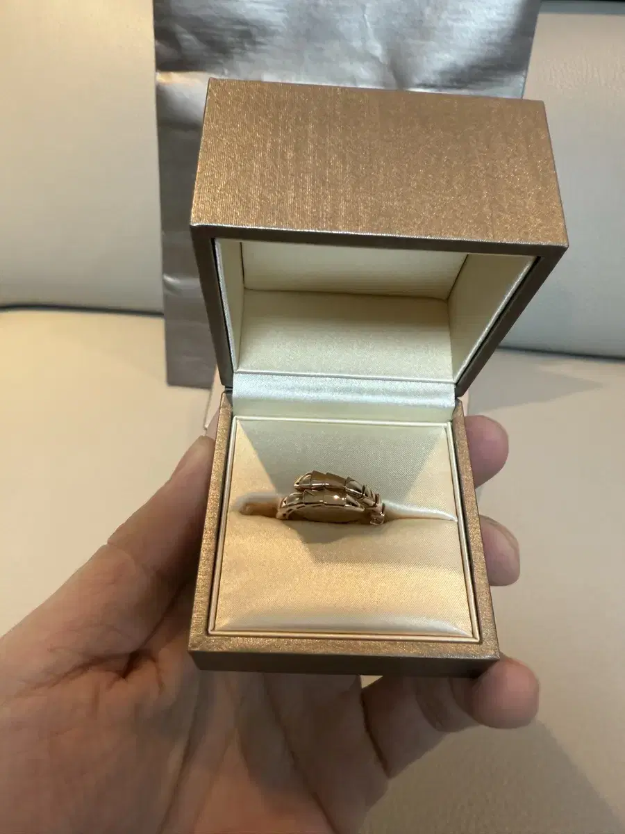 불가리 세르펜티 바이퍼링 반지