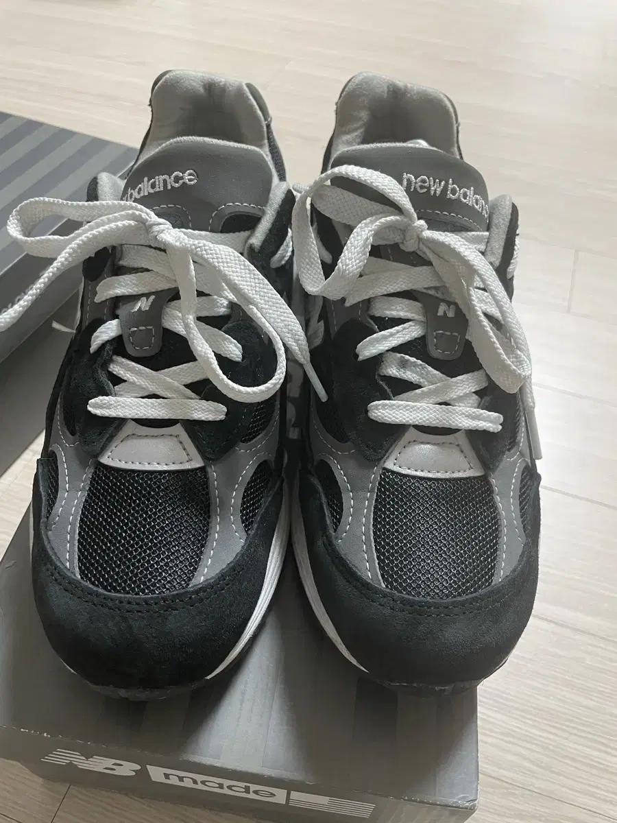 뉴발란스 992 블랙 그레이 240 사이즈