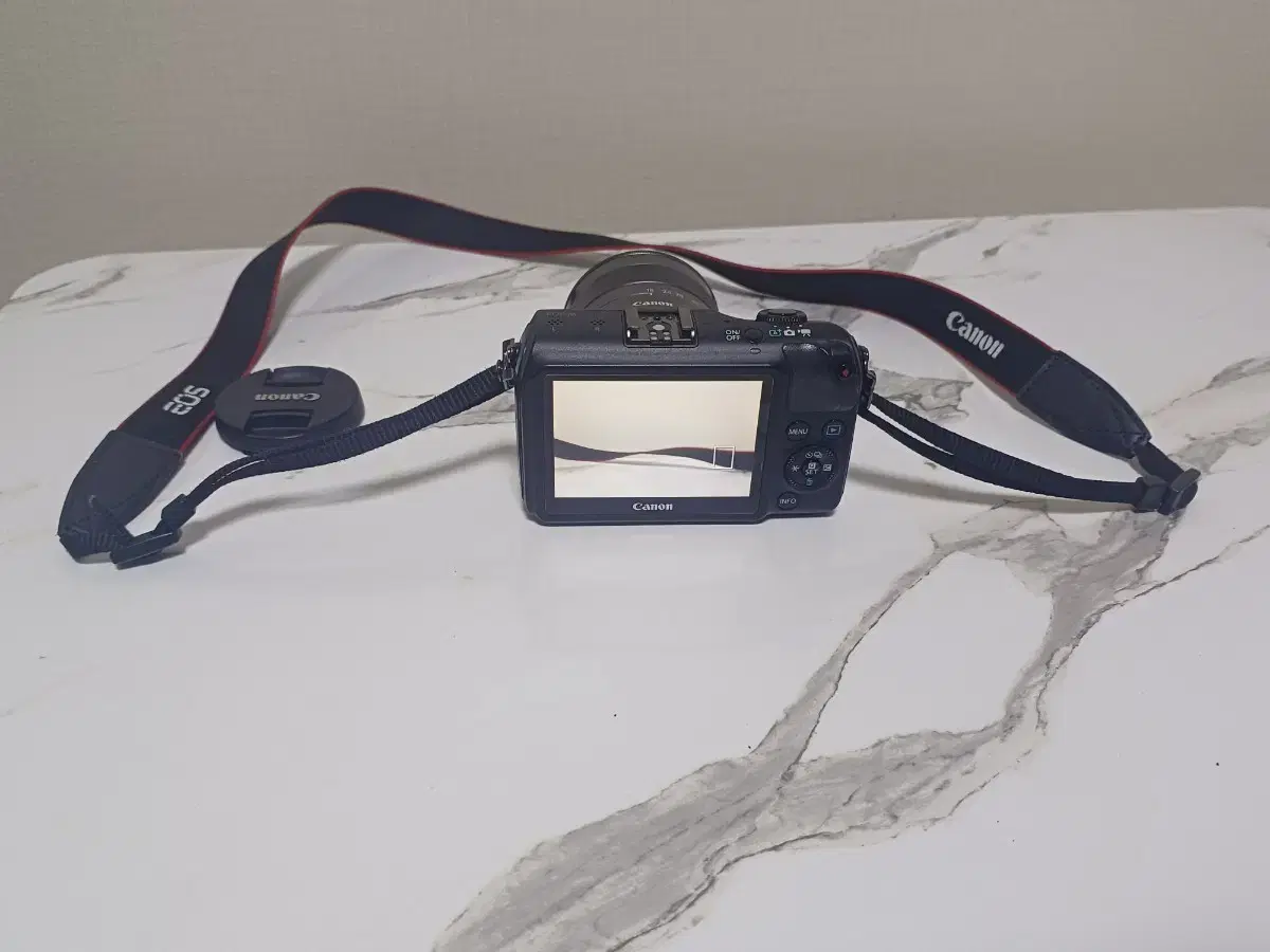 캐논 미러리스 EOS M m1 카메라 판매합니다
