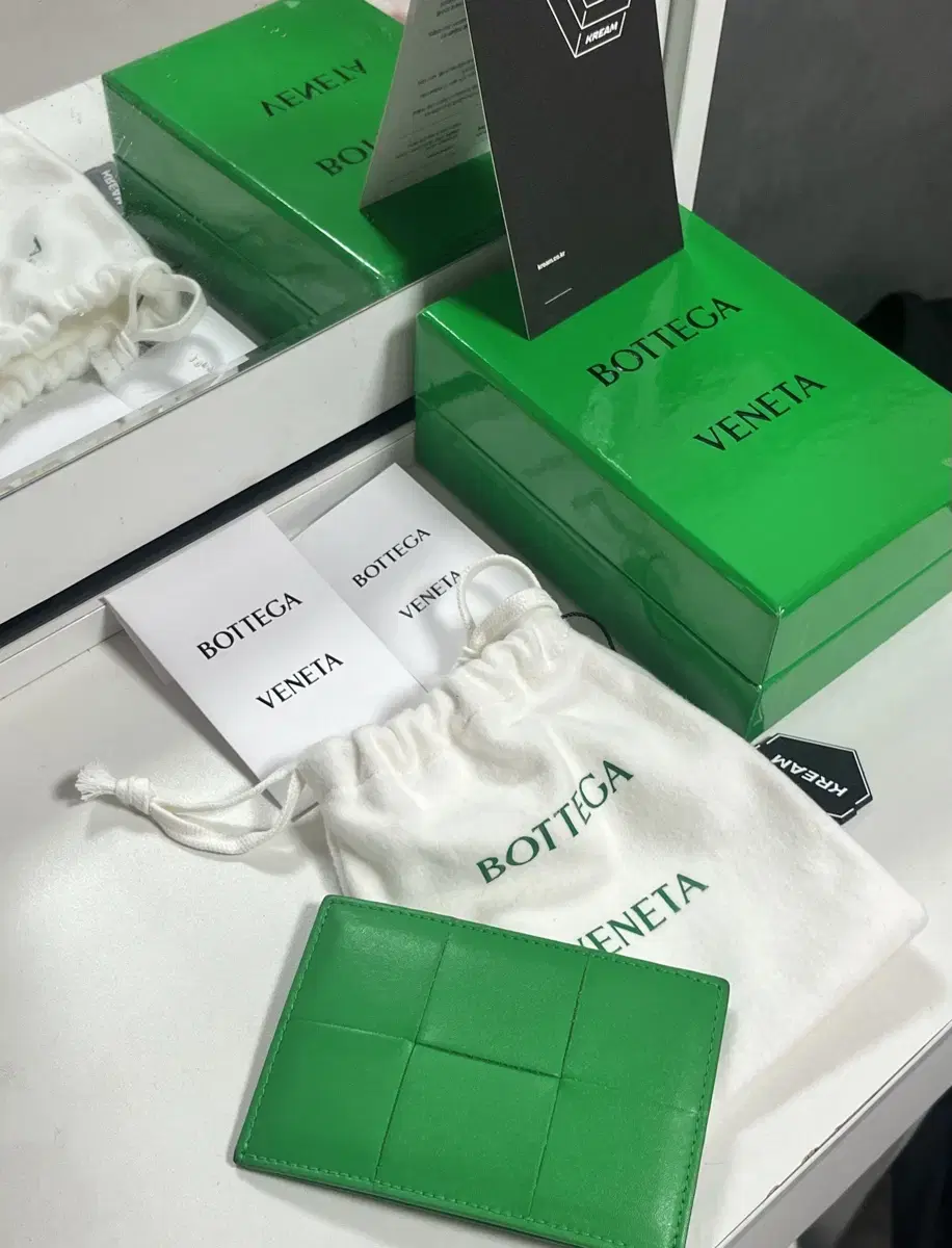 보테가베네타 카드지갑 풀구성{당일배송}