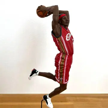 맥팔렌 토이즈 NBA 르브론 제임스 레어 컬러