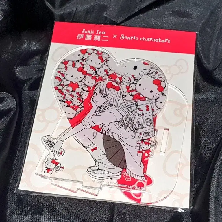 산리오 이토준지 토미에 헬로키티 콜라보 아크릴스탠드