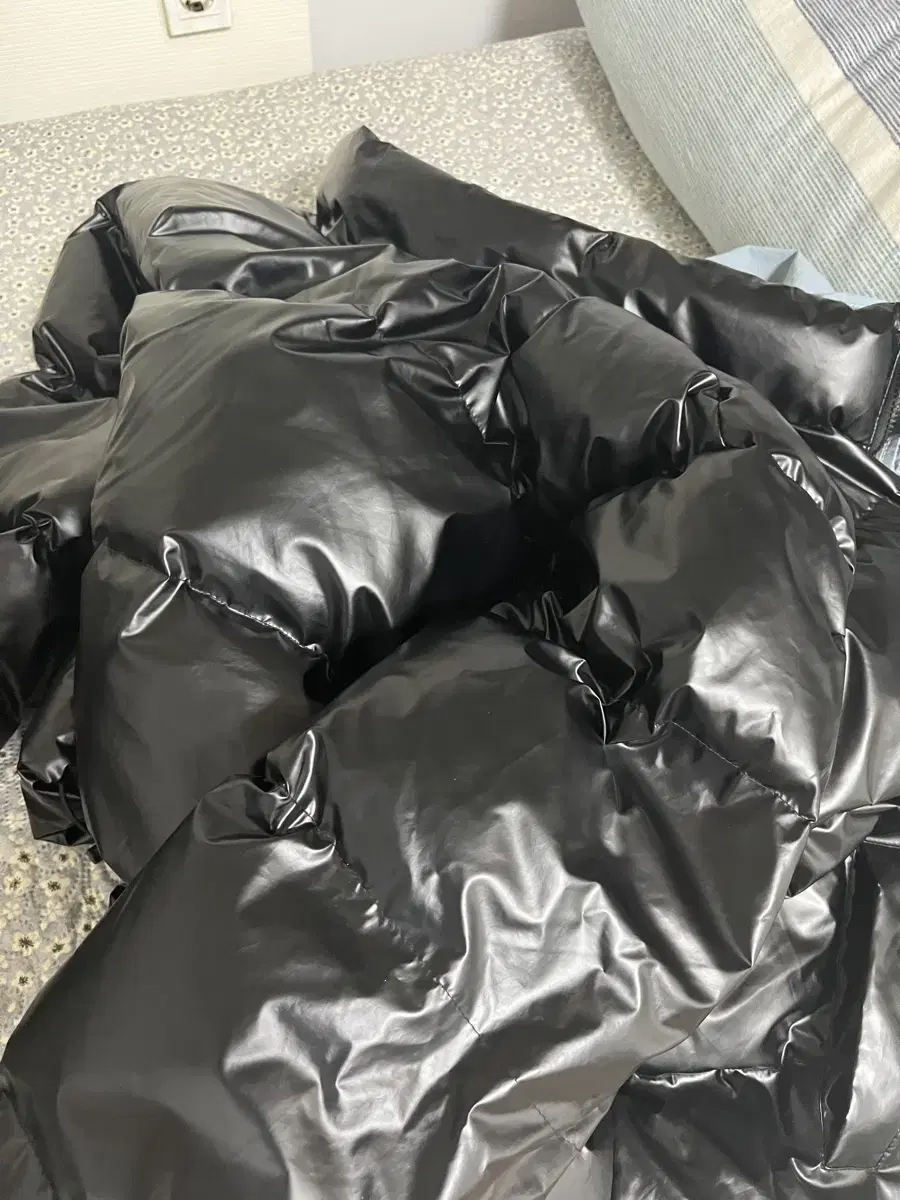 유광패딩 팝니다