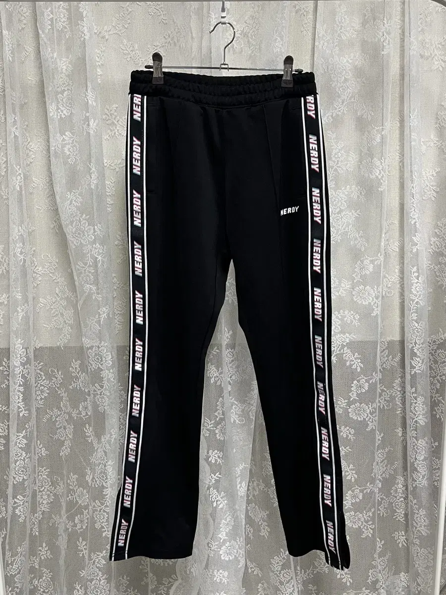 S) NERDY NERDY Side-line Black Track Pants Training Pants