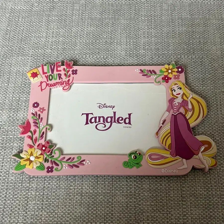 DISNEY | 디즈니 Disney Rapunzel picture frame #디즈니,#라푼젤,#디즈니라푼젤,#액자 on Bunjang  Global Site., image size:900x900