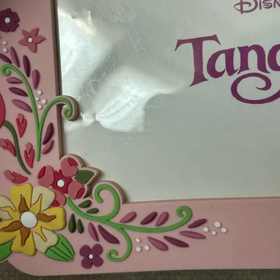 DISNEY | 디즈니 Disney Rapunzel picture frame #디즈니,#라푼젤,#디즈니라푼젤,#액자 on Bunjang  Global Site., image size:900x900