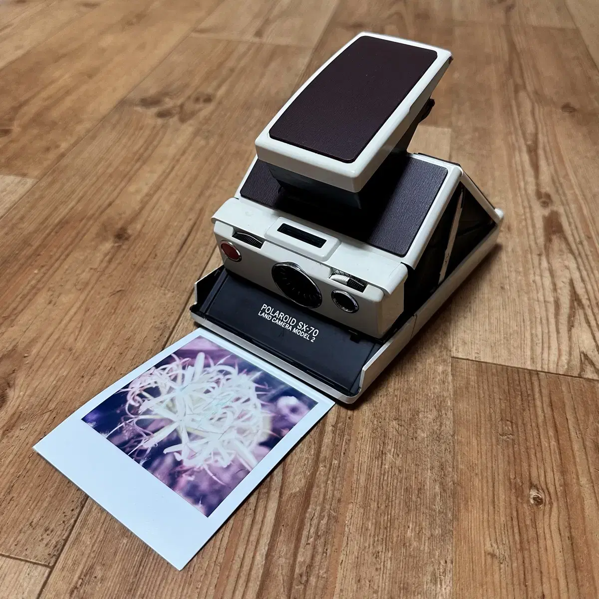 Polaroid SX-70 model 2 Polaroid film camera