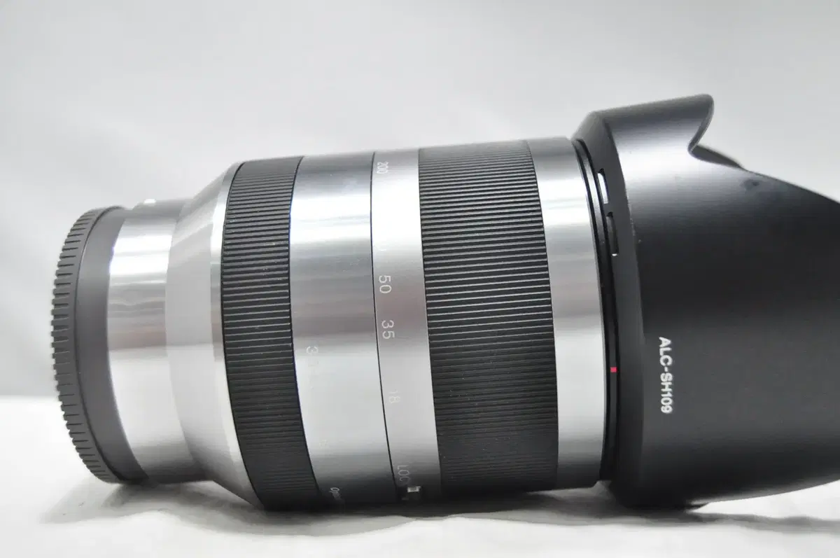 소니E렌즈18-200mm SEL18-200mm팝니다