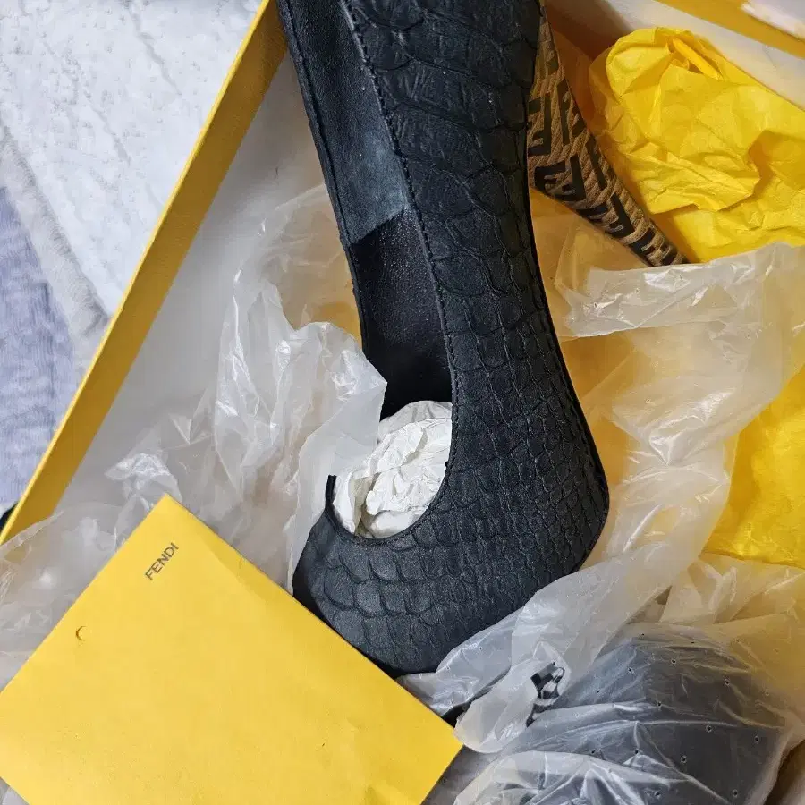 (Fendi)펜디 다크 그린 파이톤 힐