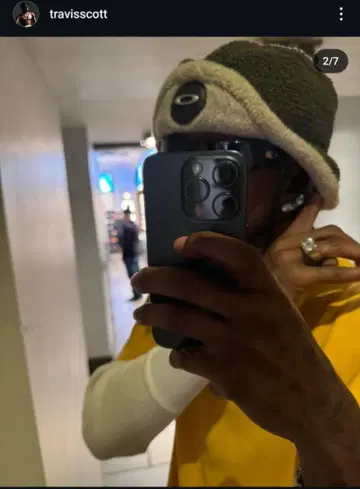Travisscott 착용 Oakley moscow hat