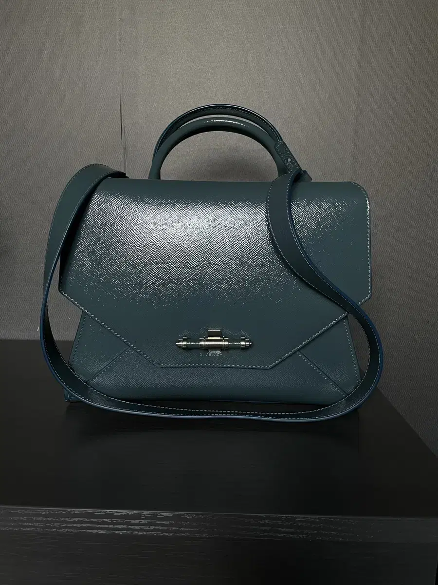 GIVENCHY 지방시 옵세디아 스몰 토트백