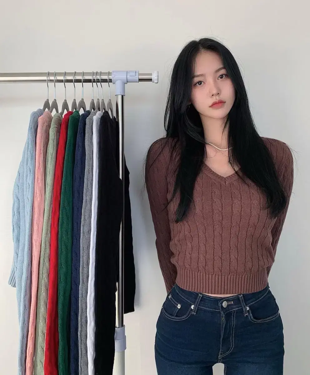 페일제이드 브이넥 케이블 니트 브라운